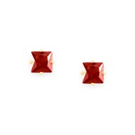 Boucles d'oreilles en acier doré avec Oxyde de Zirconium carré teinté rouge