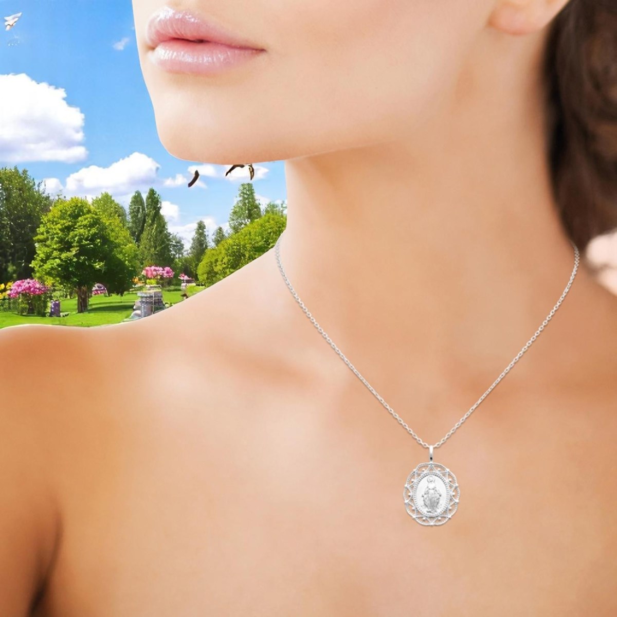 Collier médaille Vierge Miraculeuse contour ajouré motif arabesque Argent 925 Rhodié - vue 4