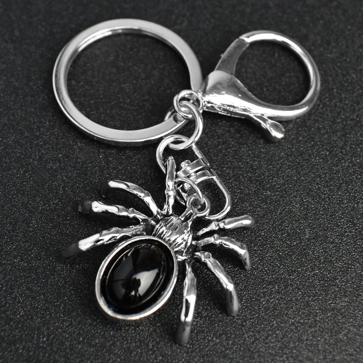 Porte-clés araignée perle noire bijou de sac avec mousqueton et anneau argenté - vue 4