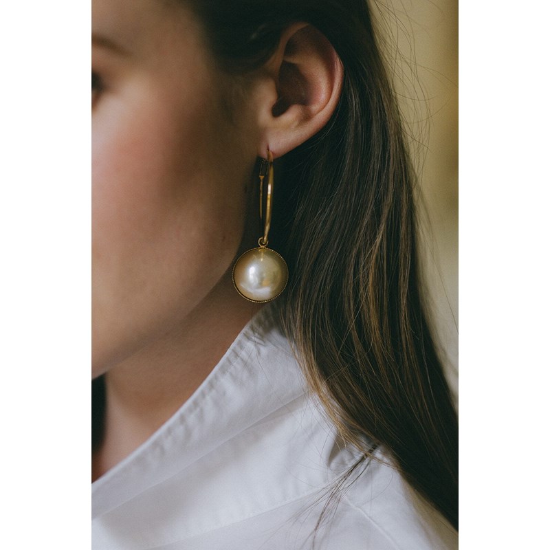 petites boucles d'oreilles créoles perles plaqué argent - NÉLYA - vue 3
