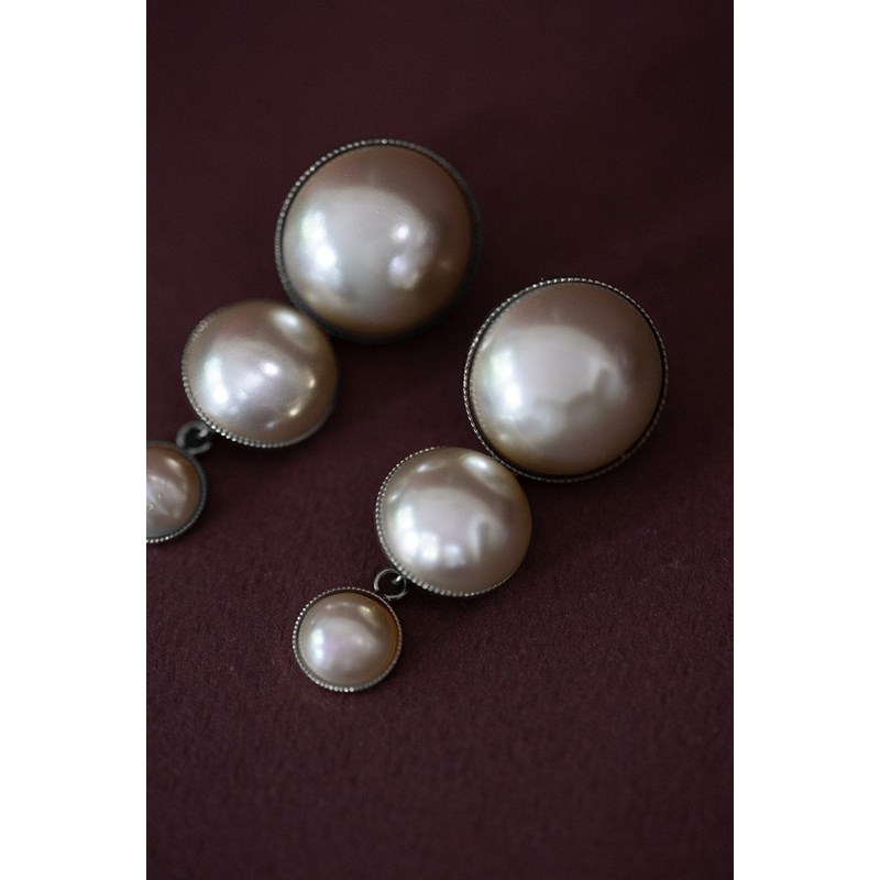 boucles d'oreilles puces pendantes perles plaqué argent - NÉLYA - vue 2