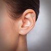 Piercing oreille en acier chirurgical avec feuille - vue V3