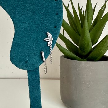 Emma earring in surgical steel