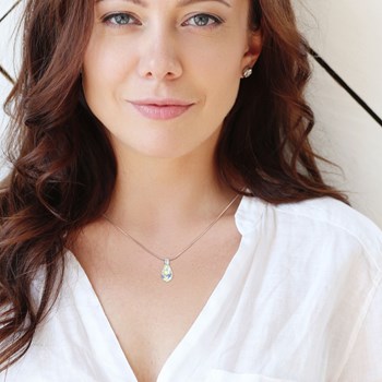 SC Crystal halsketting versierd met een fonkelende kristal