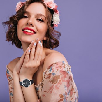 Montre Elona élégante ornée de Cristaux scintillants SC Crystal