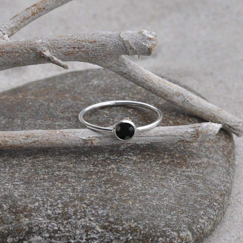 Bague Argent Petit Rond Facetté d'Onyx Noir - vue 5