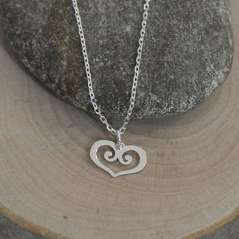 Zilveren halsketting met hartvormige hanger - maat 42 cm