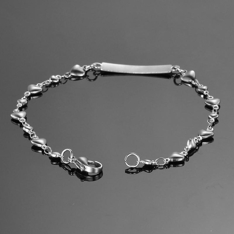 Bracelet suite de coeurs avec plaque acier prénom gravure personnalisée - vue 3