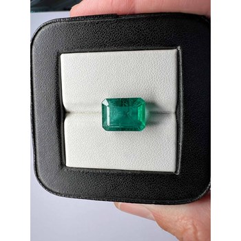 Émeraude Octogonale 5.29 ct - Couleur AA Green - Clarté VS - Origine Zambie