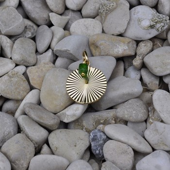 Pendentif Plaqué Or Pastille Striée et Petit Cube de Diopside
