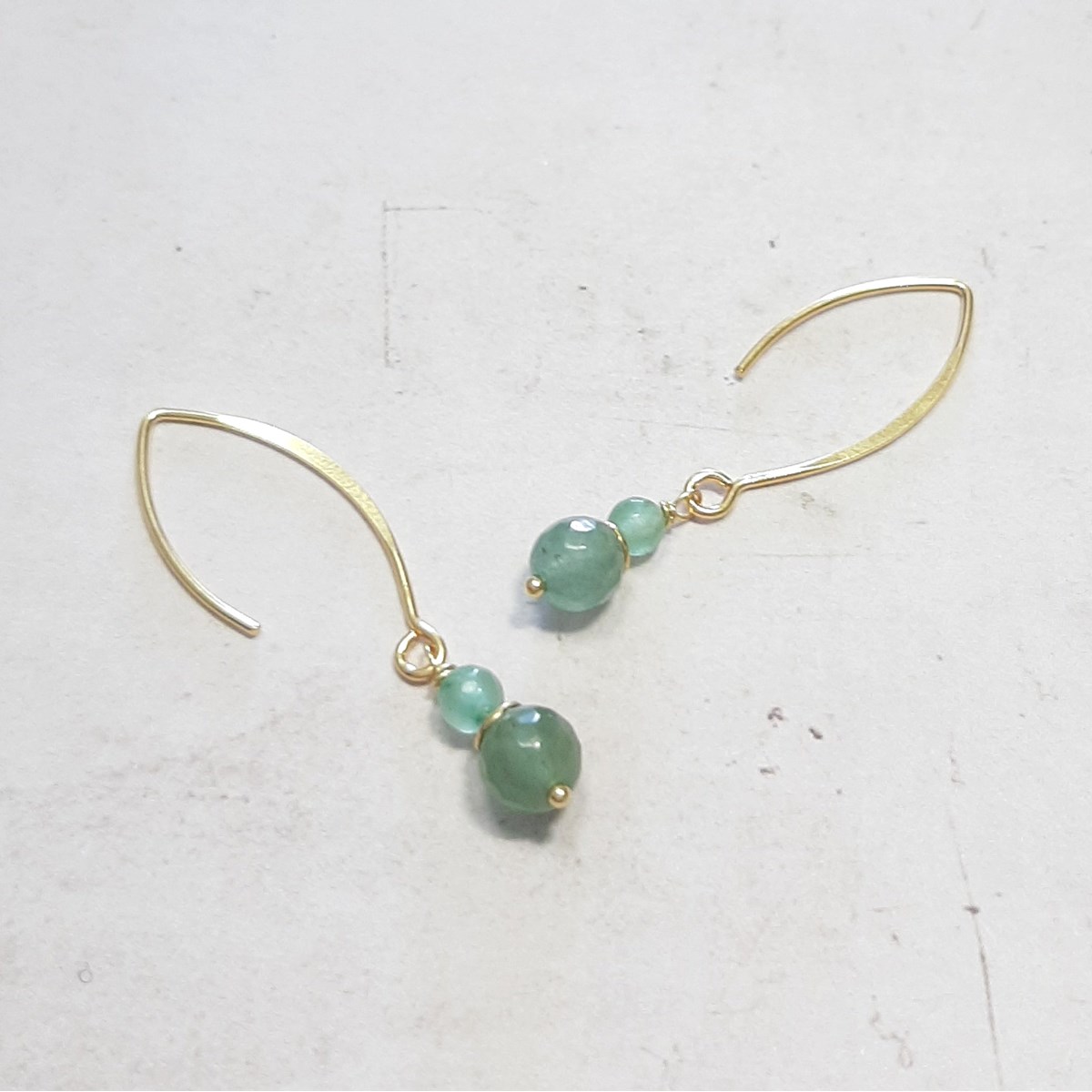 Boucles d'Oreilles Pendantes en Argent 925 Doré et Aventurine Verte - vue 3