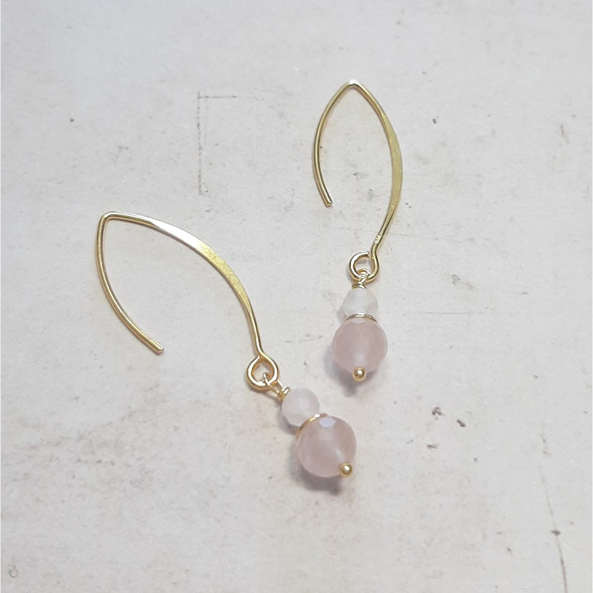 Boucles d'Oreilles Pendantes en Argent 925 Doré et Quartz Rose - vue 2