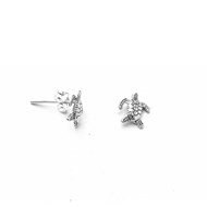 Clou d'oreille en argent forme tortue