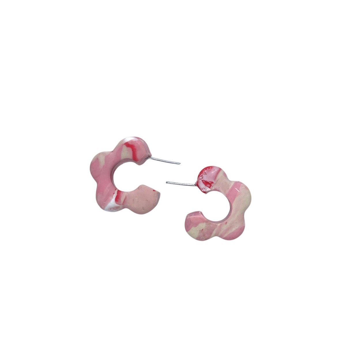 Boucles d'oreilles, créoles fleurs blanche et rose - Modèle fait main - vue 3