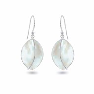 Boucles d'Oreilles Adara Argent 925 et Nacre Blanche | ADEN Design Feuille | Bijou Élégant