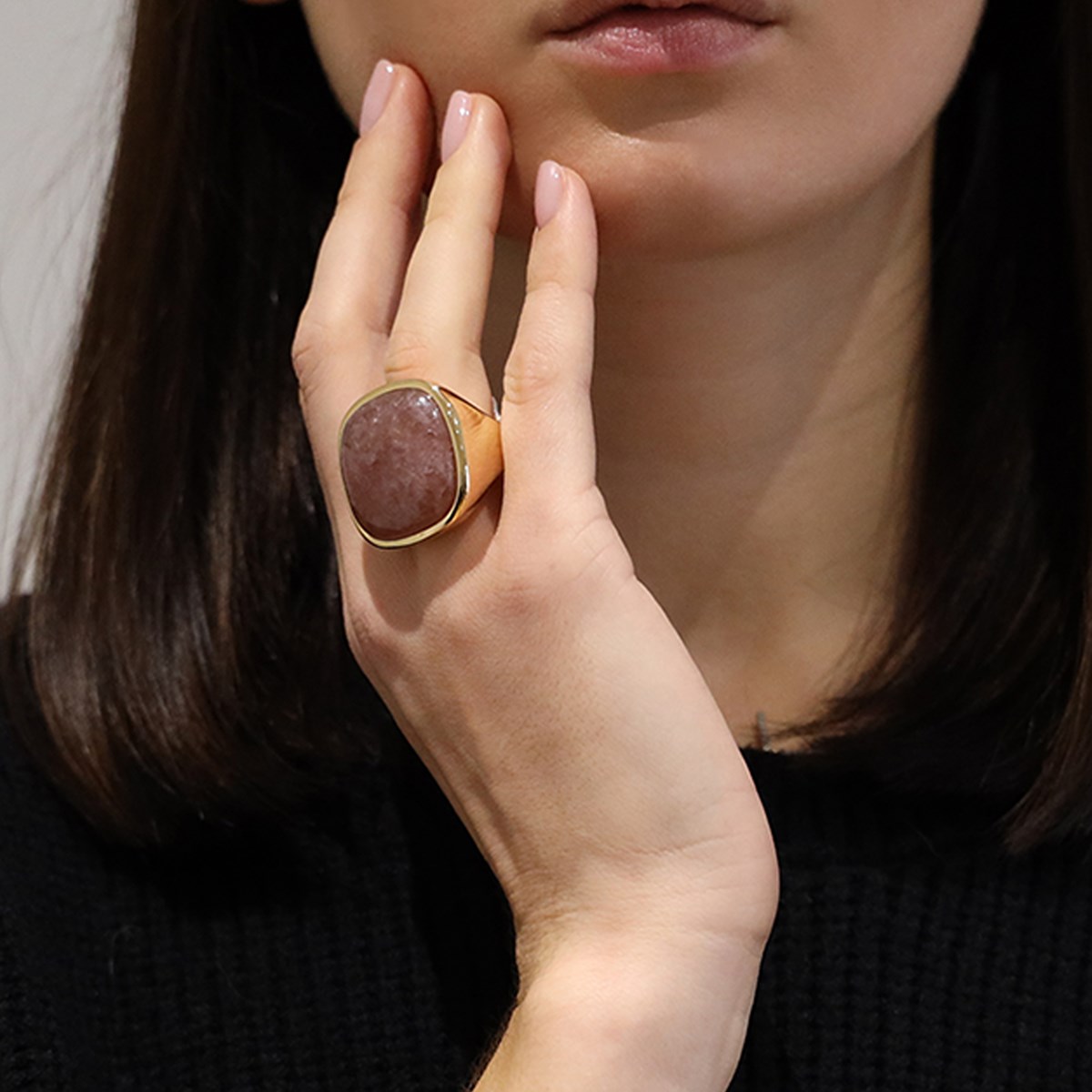 Bague à Volume Carrée En Argent Doré Et Pierre Naturelle Quartz Fraise - vue 2