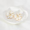 Boucles d'oreilles fleur blanche - vue V2