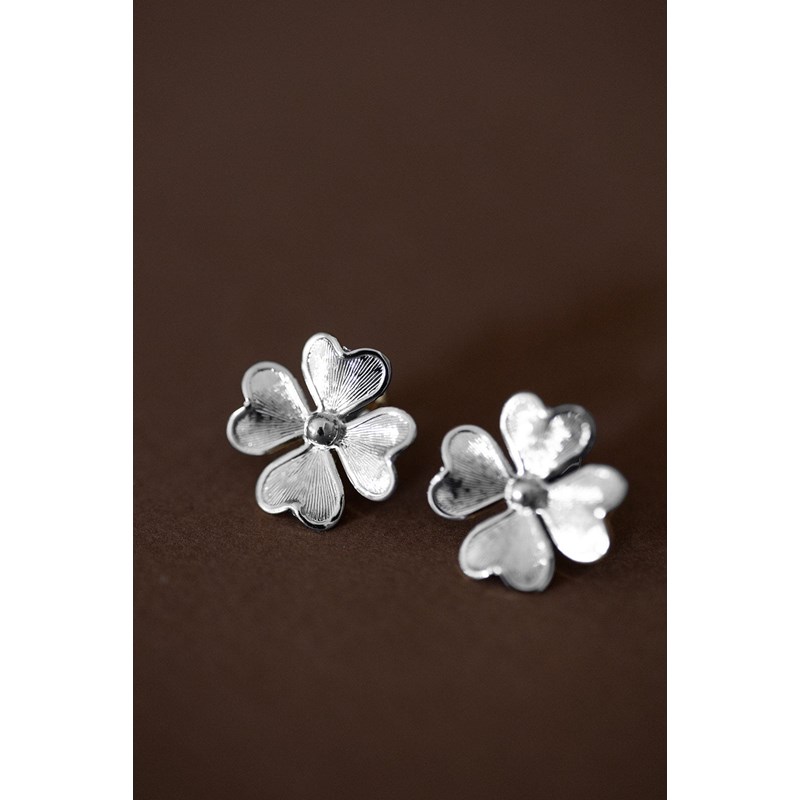 boucles d'oreilles puces trèfles plaqué argent - LÉON - vue 2