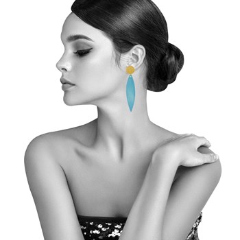 Boucles d'Oreilles Clous Métal Doré et Longue Pétale en Bois