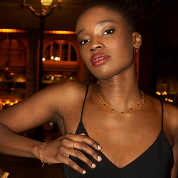 Gemia bracelet in garnet stones