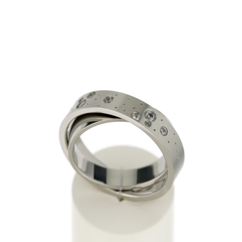 Bague acier anneaux entrelacés zirconia blanc - vue 360